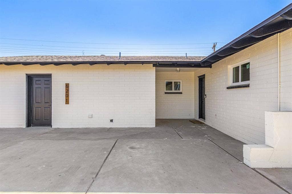 8 BR in Phoenix