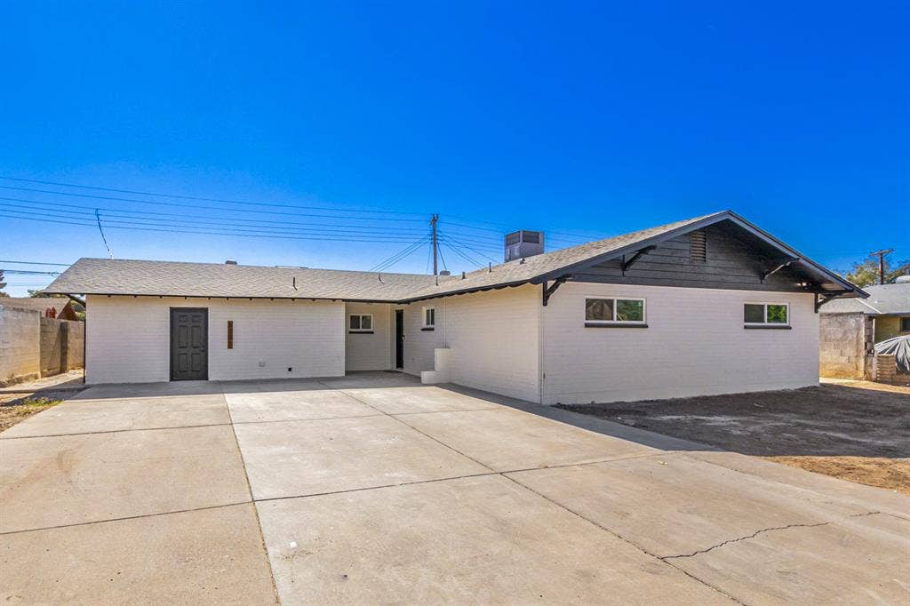 8 BR in Phoenix
