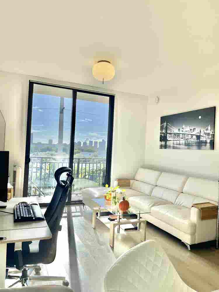 **NEWLY BUILT LUXURY APARTMENT**