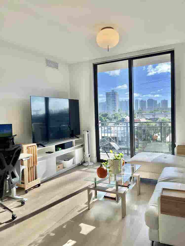 **NEWLY BUILT LUXURY APARTMENT**