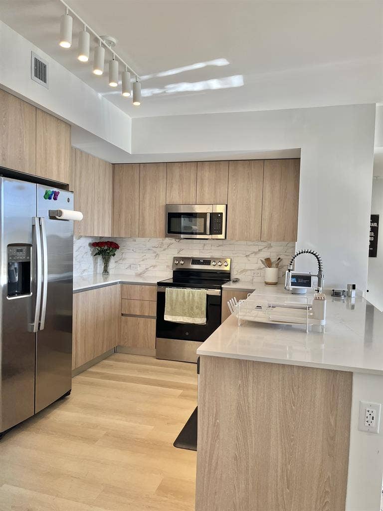 **NEWLY BUILT LUXURY APARTMENT**