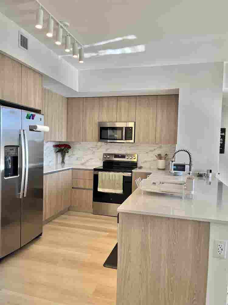 **NEWLY BUILT LUXURY APARTMENT**