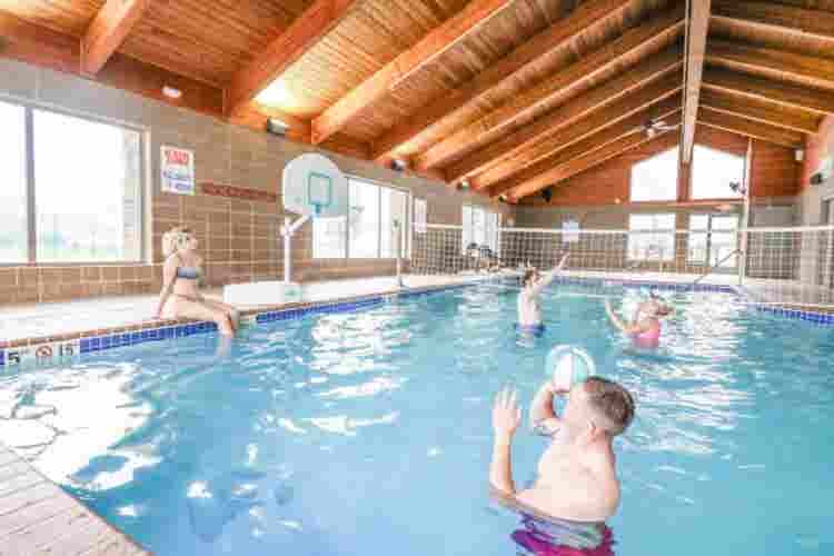 3 bed apartment - private room/bath