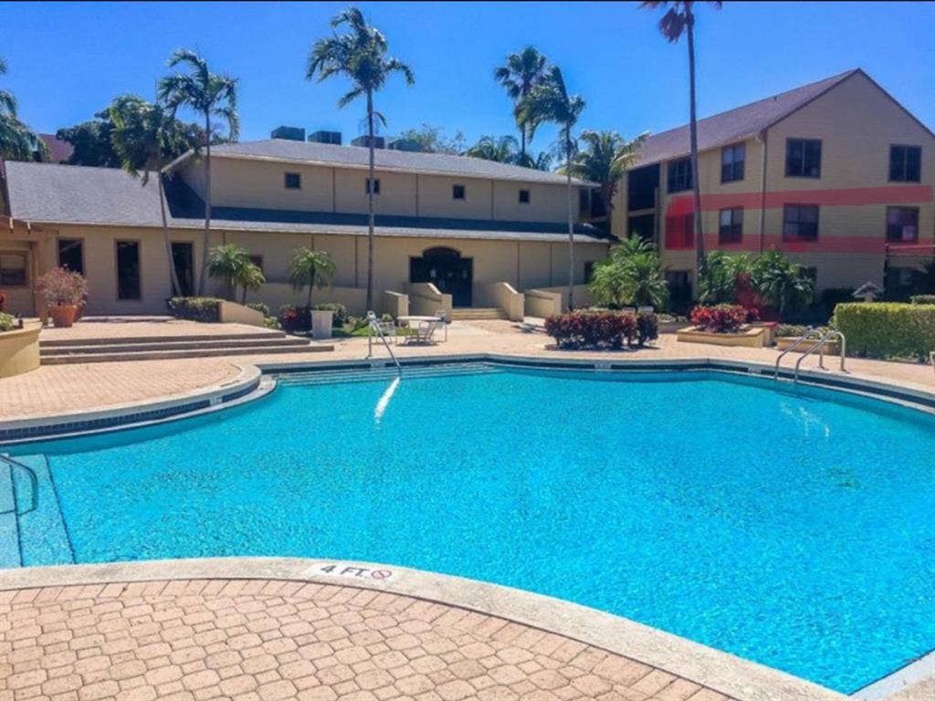 Shared bathroom bedroom for rent