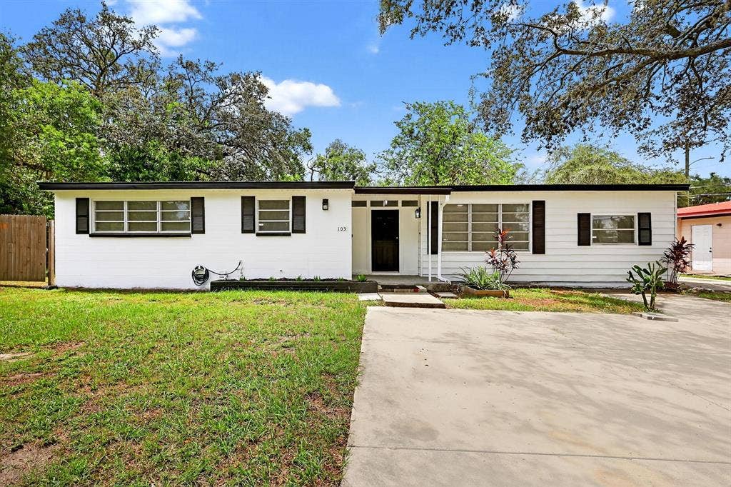 6 BR in Temple Terrace