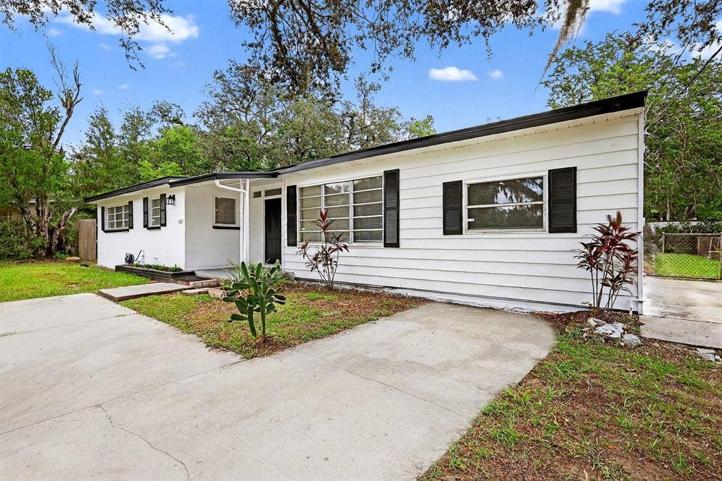 6 BR in Temple Terrace