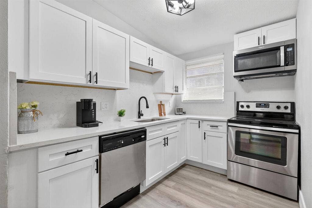 6 BR in Temple Terrace