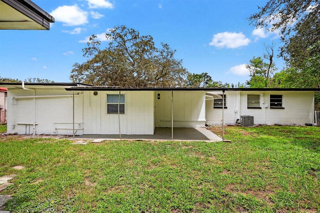 6 BR in Temple Terrace