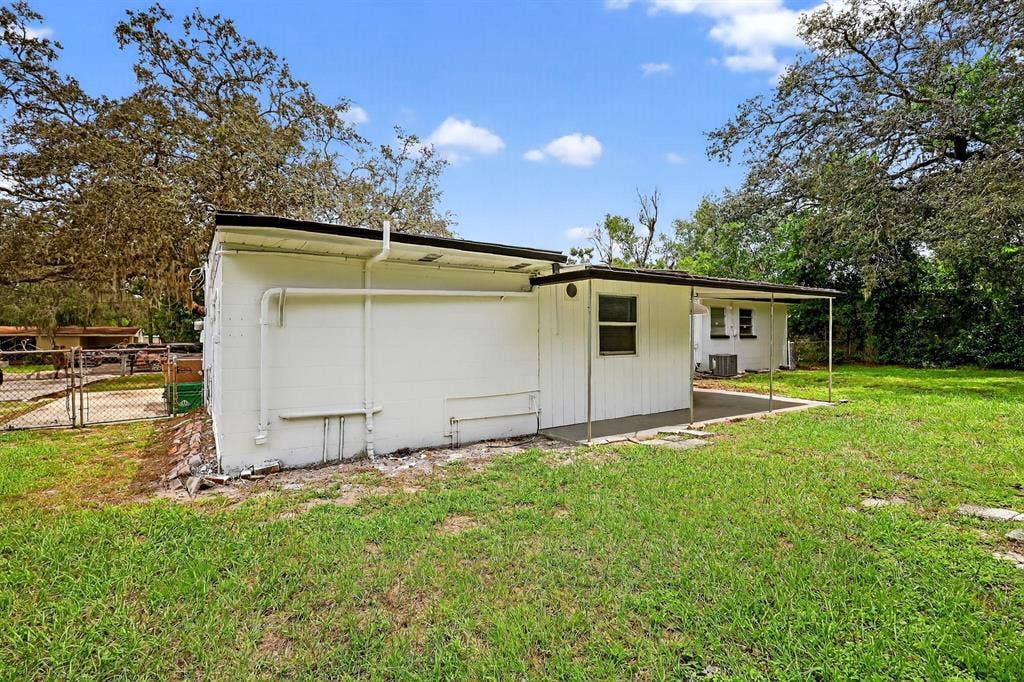 6 BR in Temple Terrace