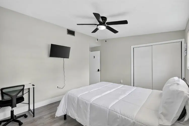 6 BR in Temple Terrace