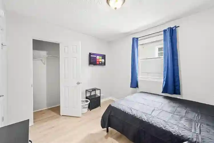 6 BR in Jacksonville