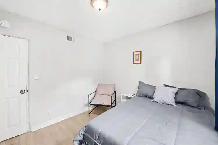 6 BR in Jacksonville