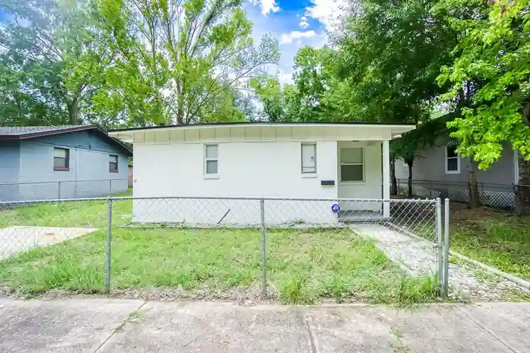 6 BR in Jacksonville