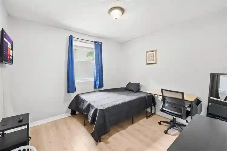 6 BR in Jacksonville