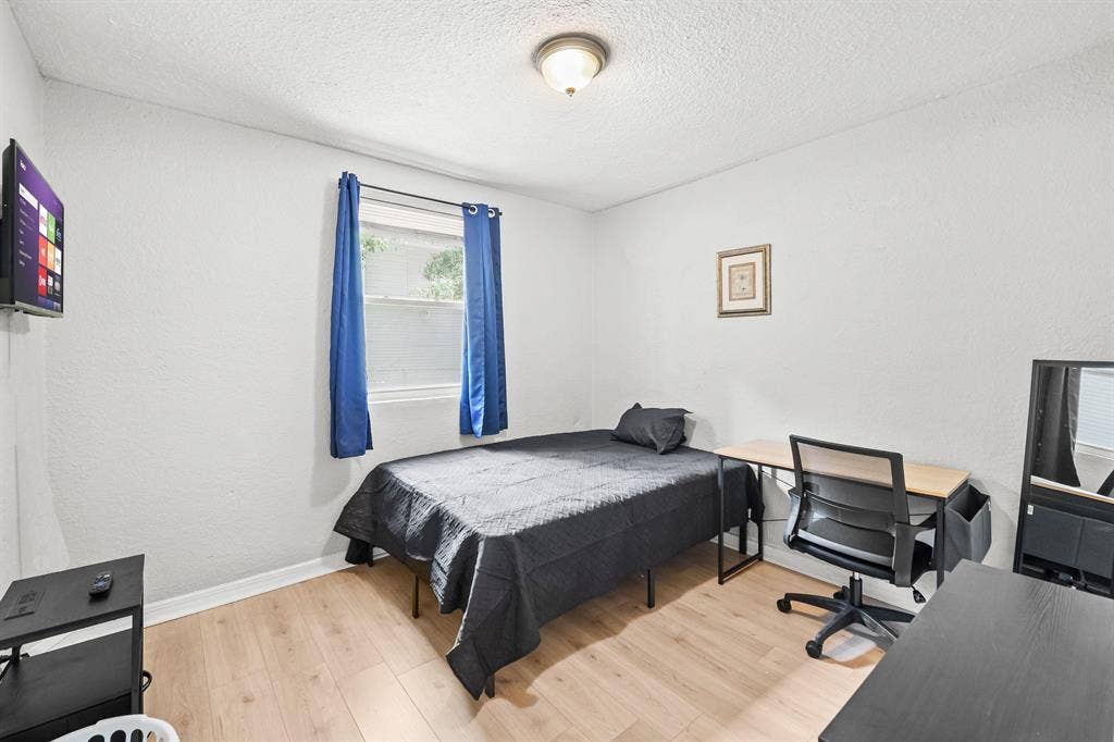 6 BR in Jacksonville