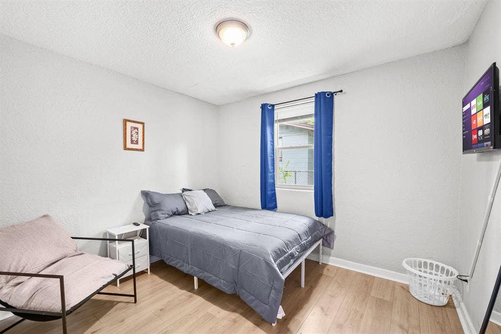 6 BR in Jacksonville