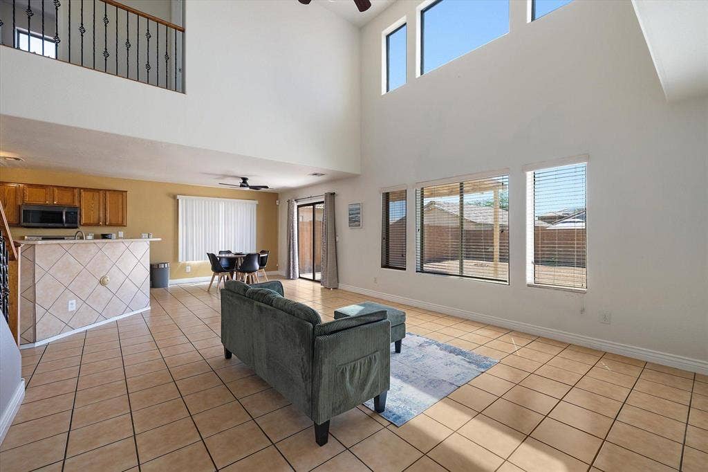 6 BR in Phoenix