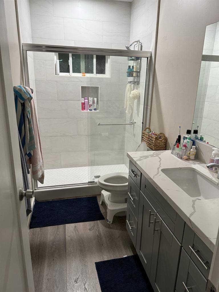 SPRING  LEASE TAKEOVER NEEDED!