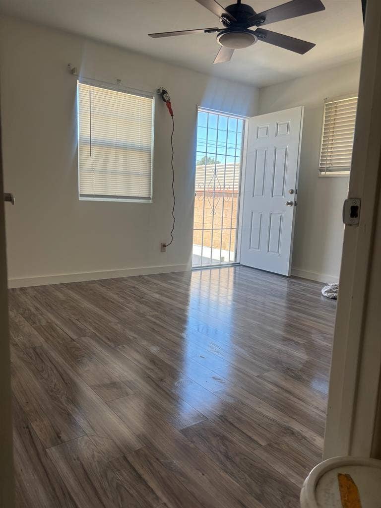 Spacious Bedroom private entrance