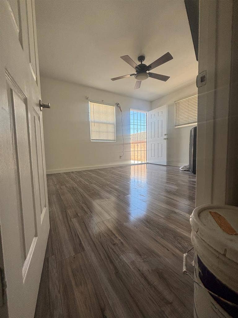 Spacious Bedroom private entrance