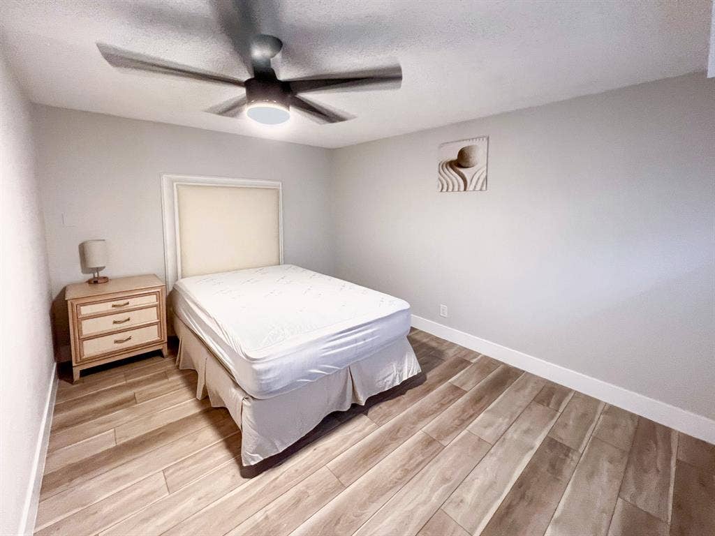 8 BR in Las Vegas