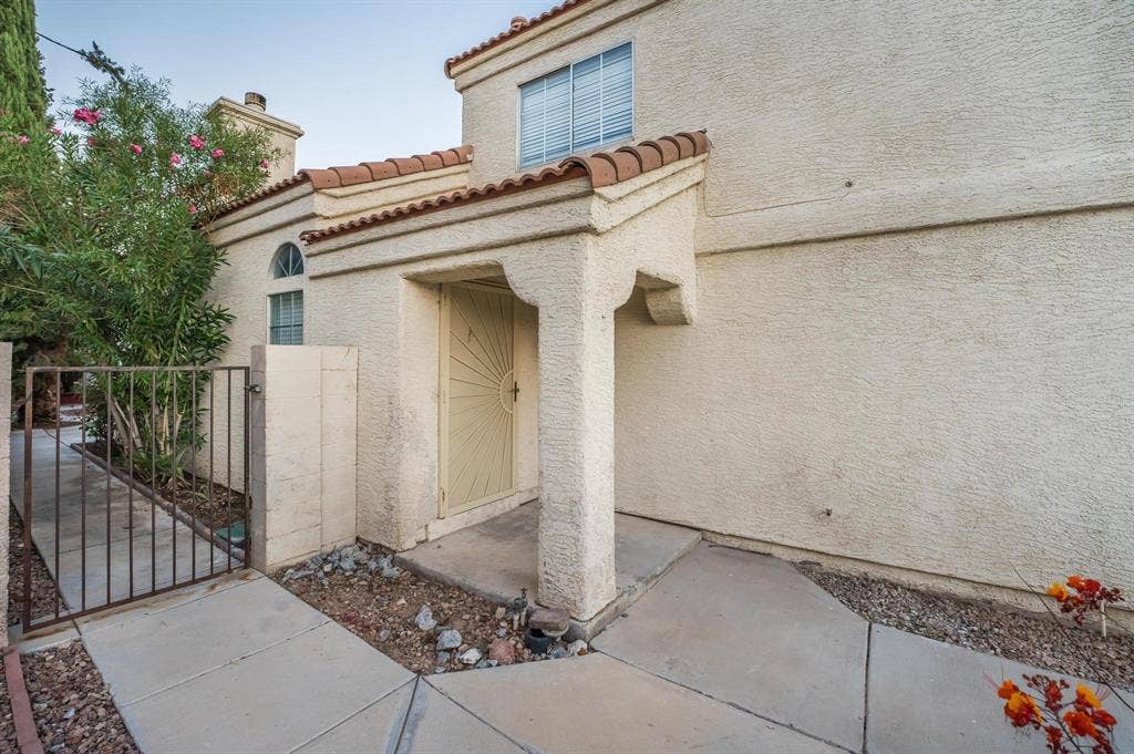 2 BR in Las Vegas