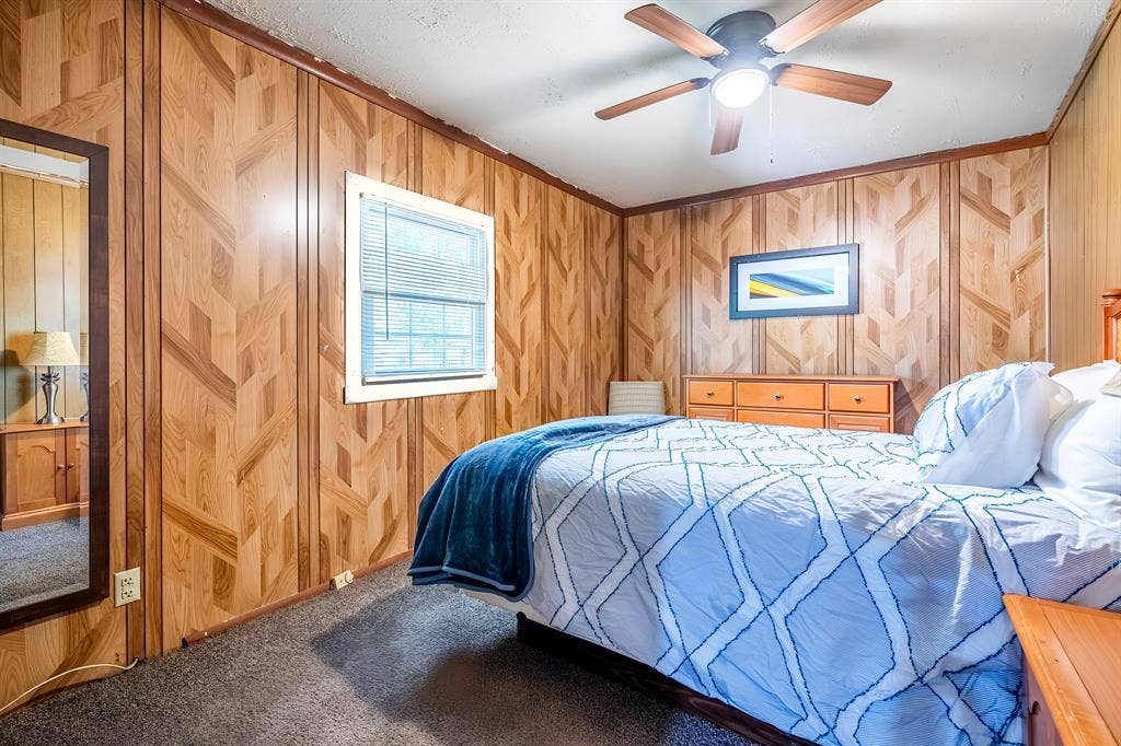 7 BR in Stone Mountain