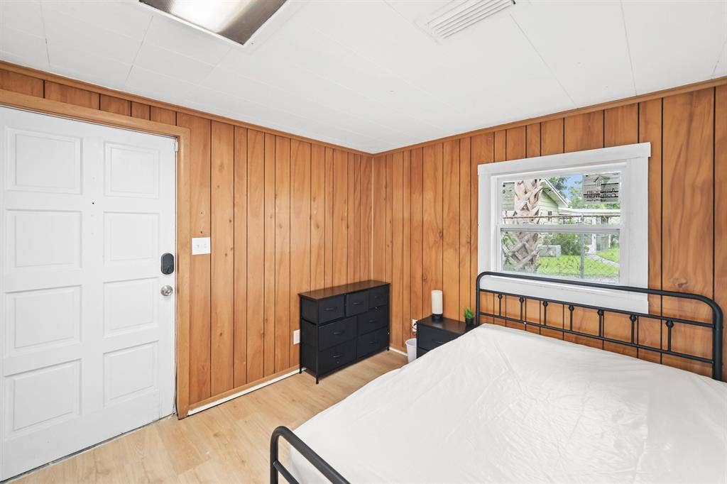 6 BR in Jacksonville