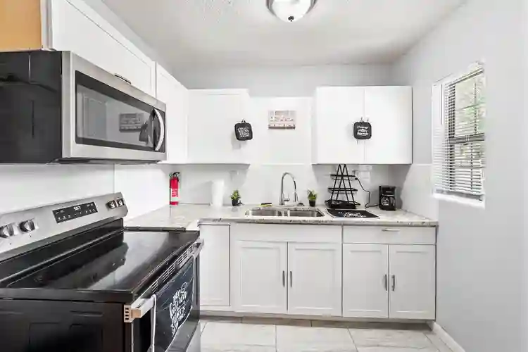 6 BR in Jacksonville