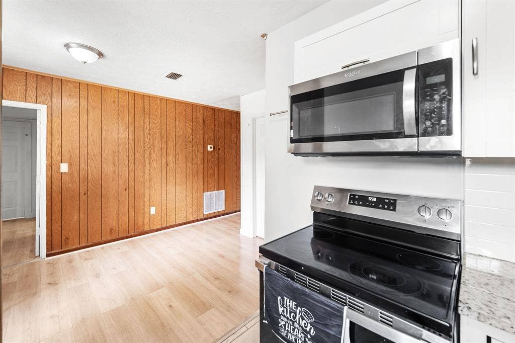 6 BR in Jacksonville