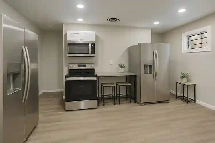 7 BR in Houston