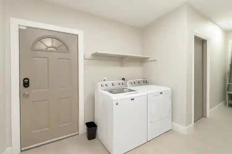 7 BR in Houston
