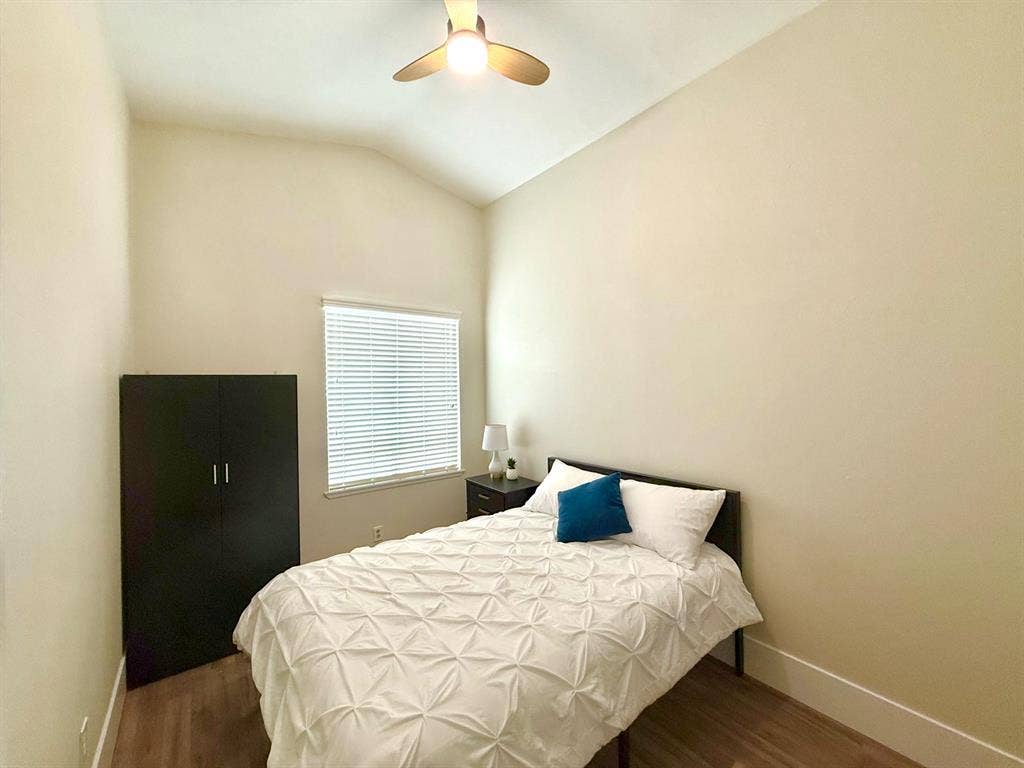 9 BR in Las Vegas