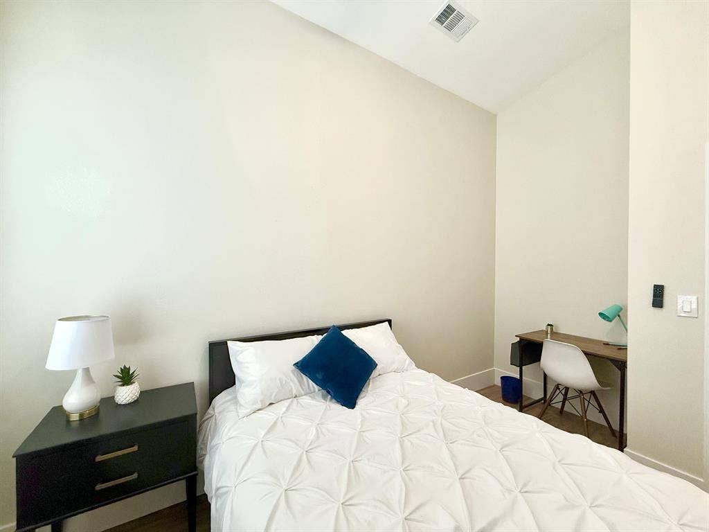 9 BR in Las Vegas