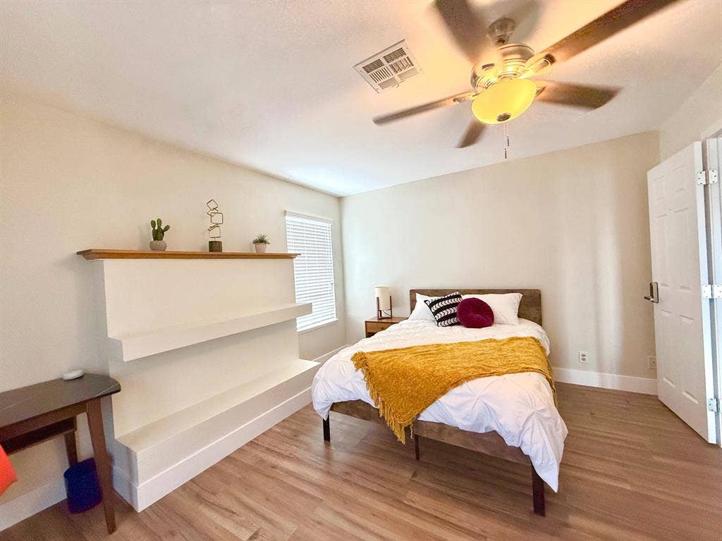 9 BR in Las Vegas