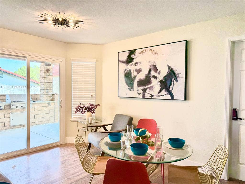 9 BR in Las Vegas