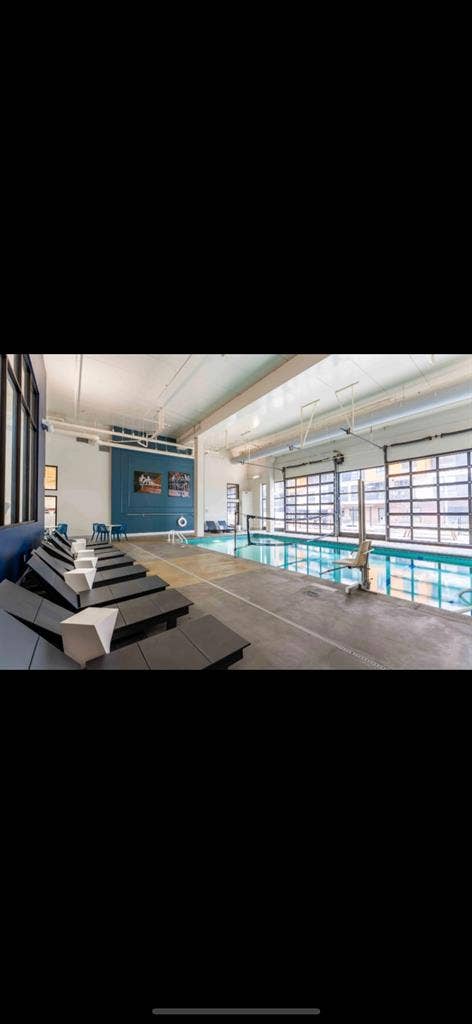 LOOKING FOR A SUBLEASER