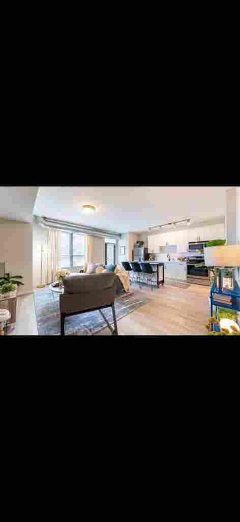 LOOKING FOR A SUBLEASER