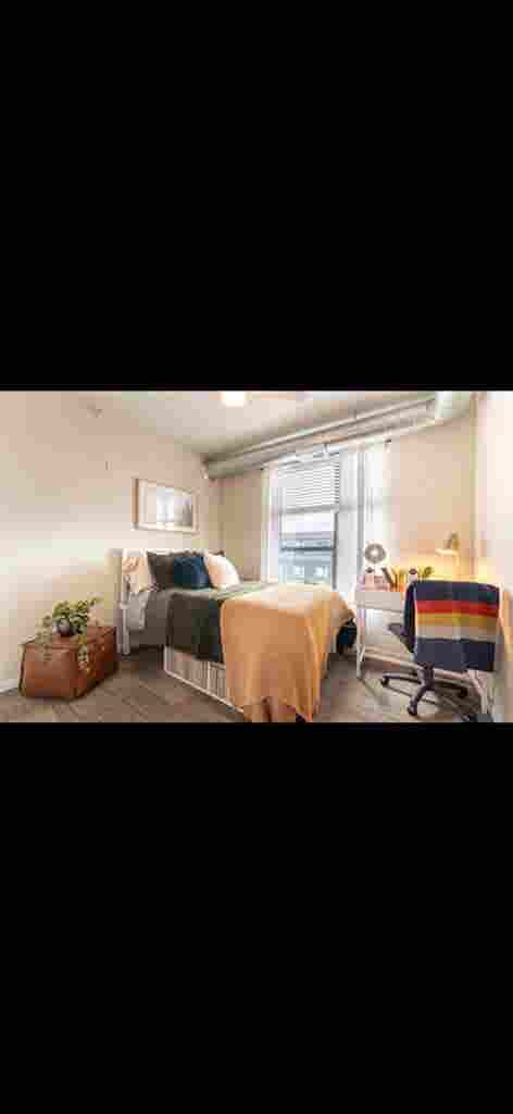 LOOKING FOR A SUBLEASER