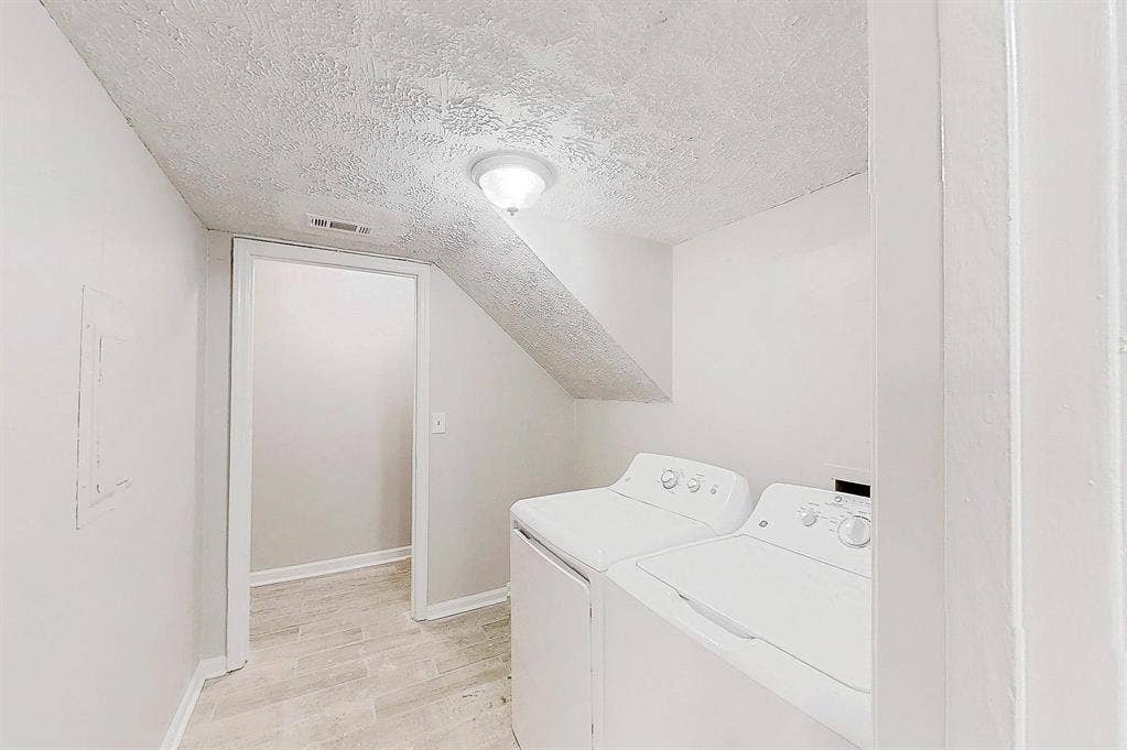 9 BR in Stone Mountain