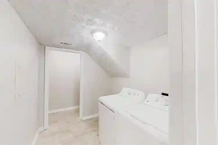 9 BR in Stone Mountain