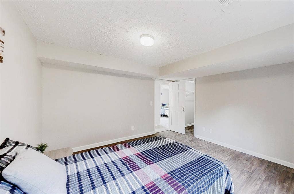 9 BR in Stone Mountain