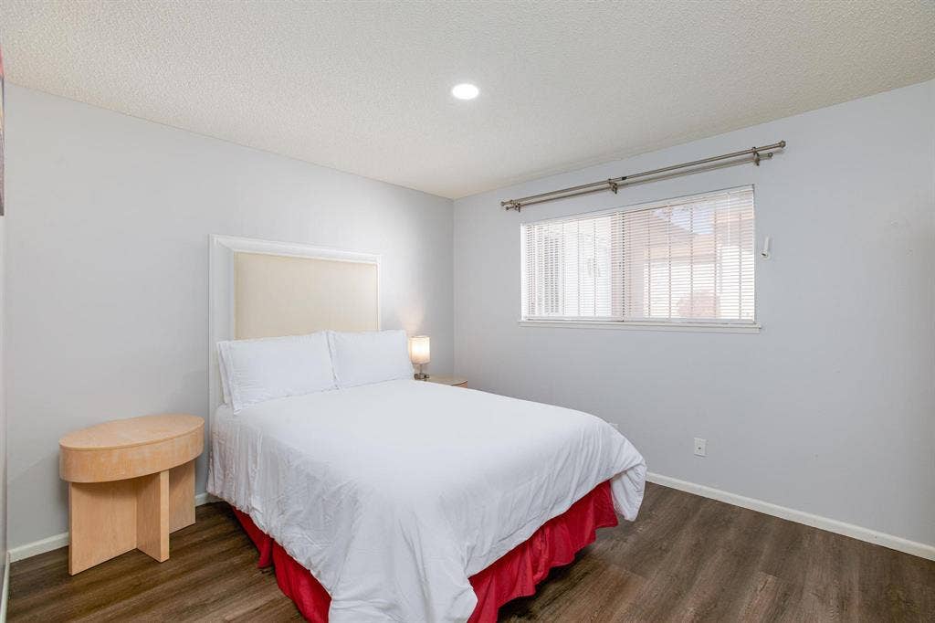 6 BR in Las Vegas