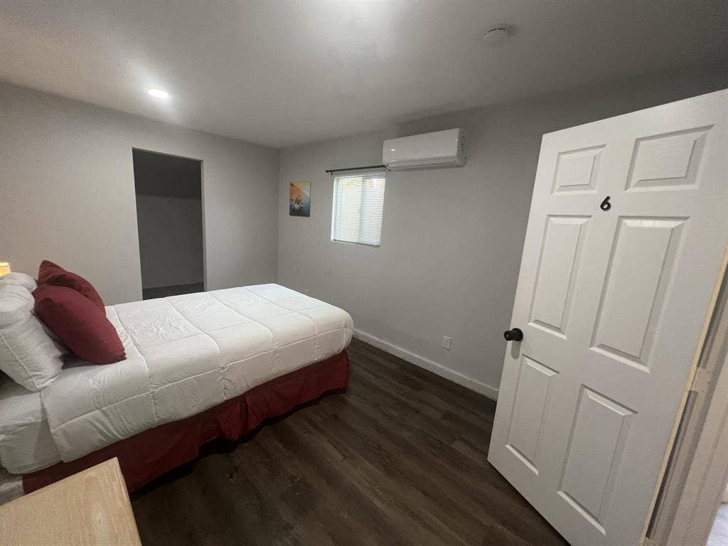 6 BR in Las Vegas