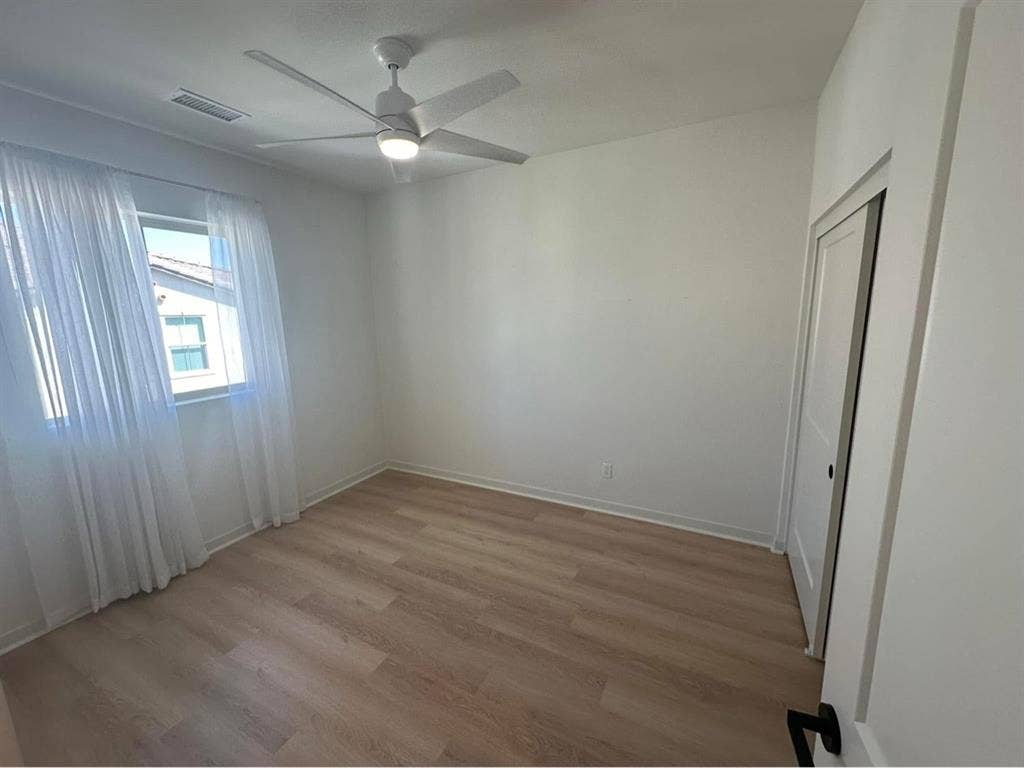Lake Forest Room for rent