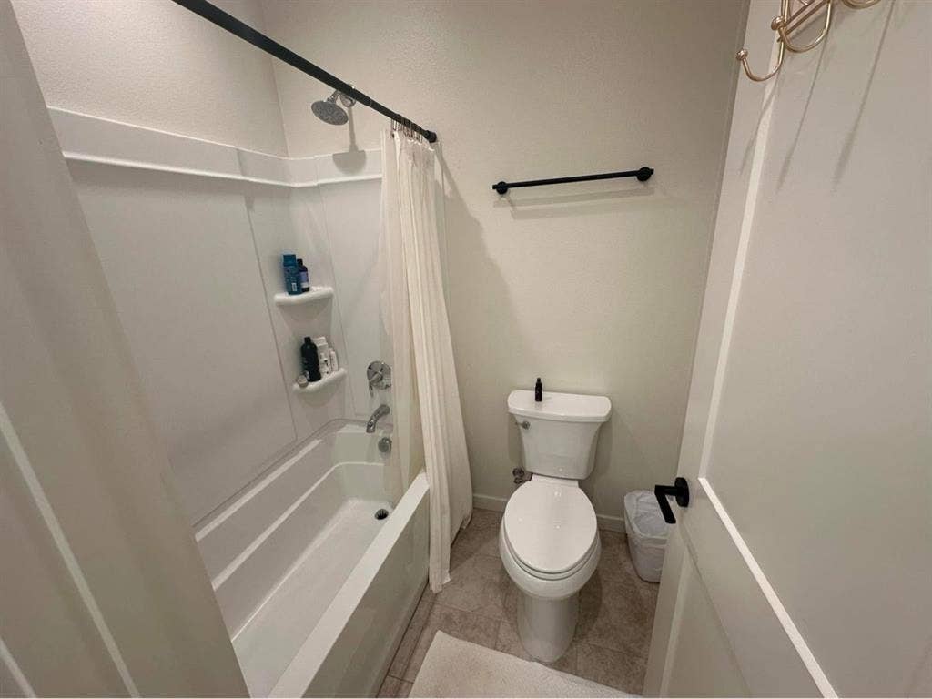 Lake Forest Room for rent