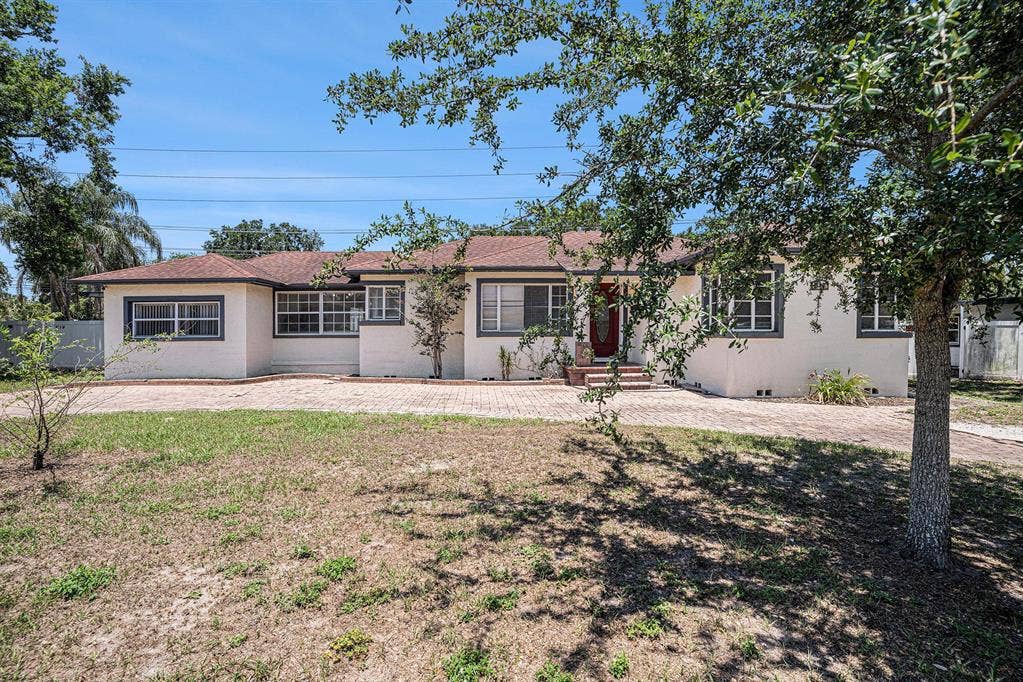 5 BR in Lakeland