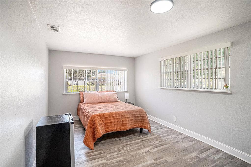 5 BR in Lakeland