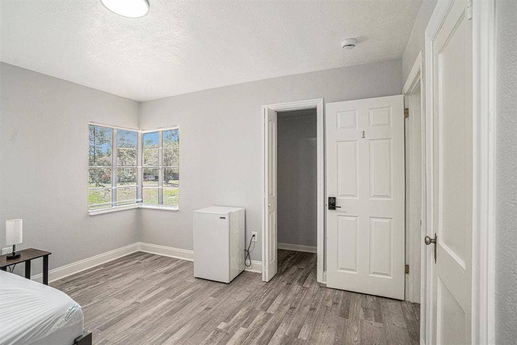 5 BR in Lakeland