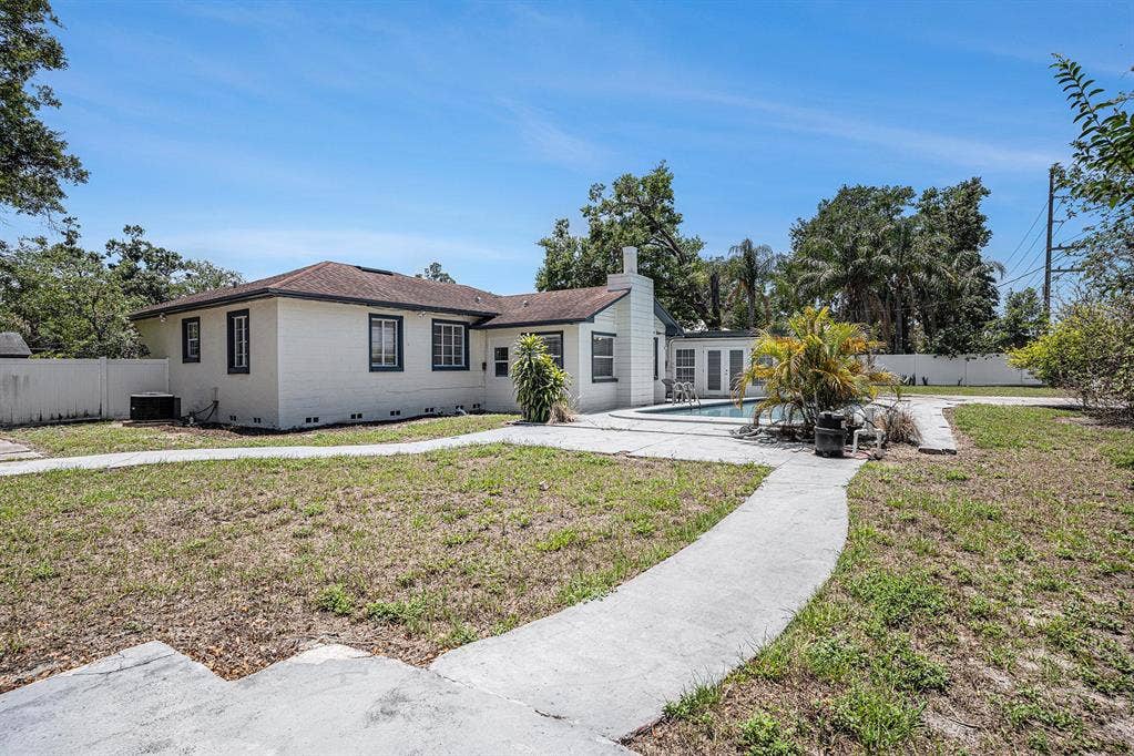 5 BR in Lakeland